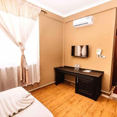 Panone Hotel Boma Boma la Ngombe Eksteriør billede