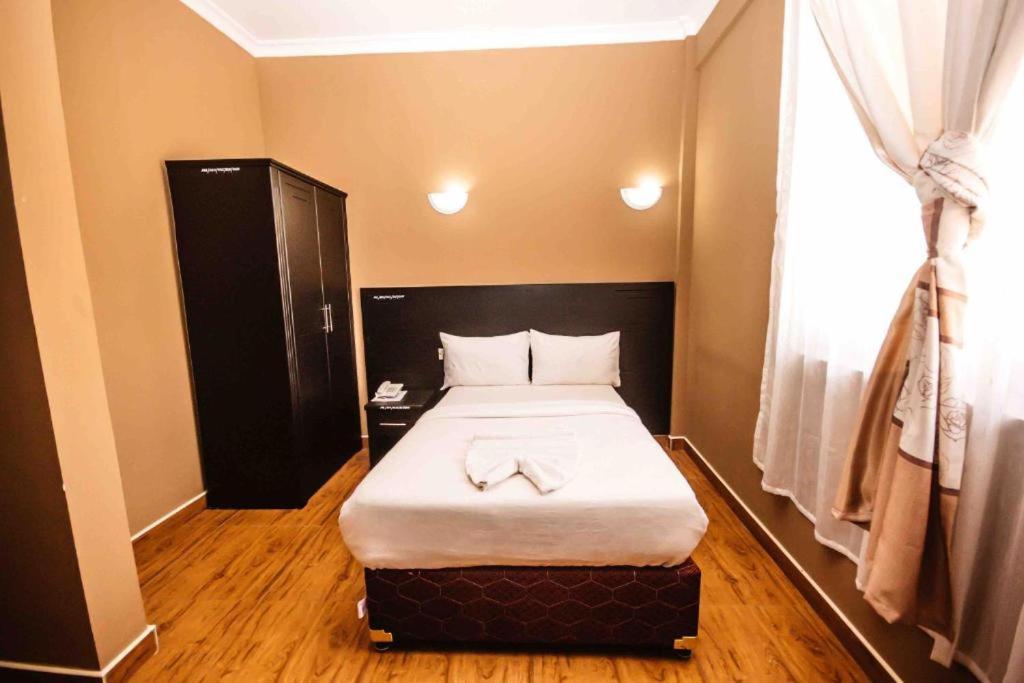 Panone Hotel Boma Boma la Ngombe Eksteriør billede